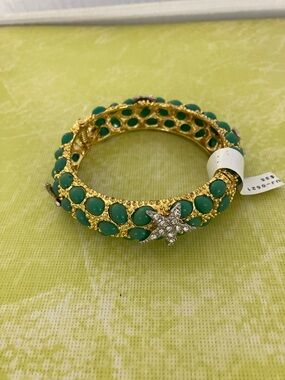 Gold-Tone Teal Green Cabochon Starfish Hinged Bangle Bracelet